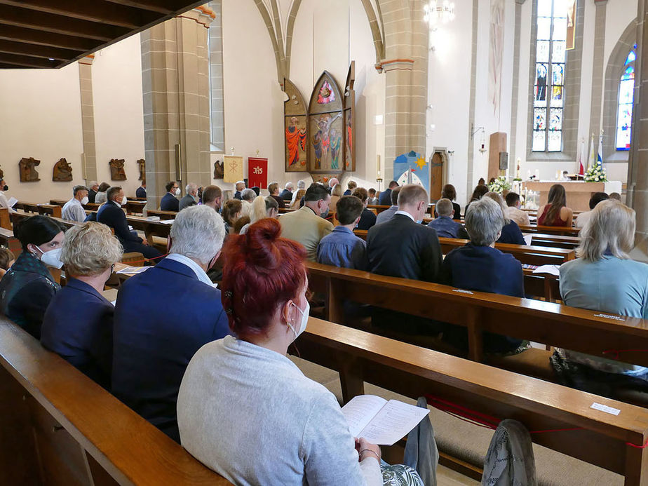 Feier der 1. Heiligen Kommunion in Sankt Crescentius (Foto: Karl-Franz Thiede)